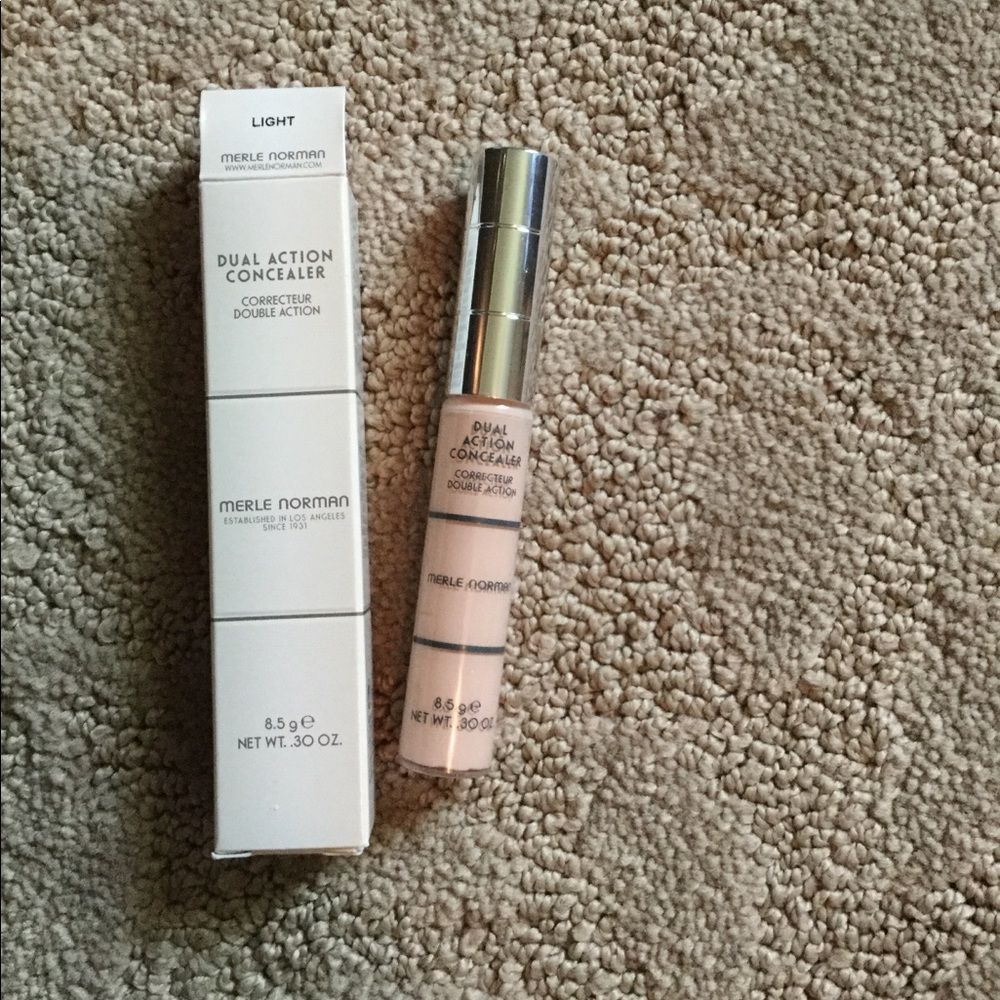 NIB Merle Norman Dual Action Concealer in Light
